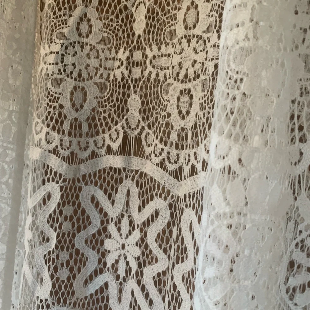 White lace fringed cover-up - Picture 5 of 5